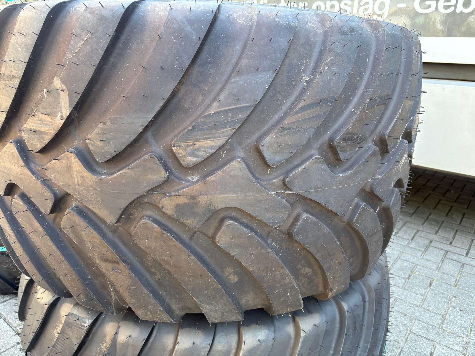 Alliance 600/50R22.5 Flotation Radial 885