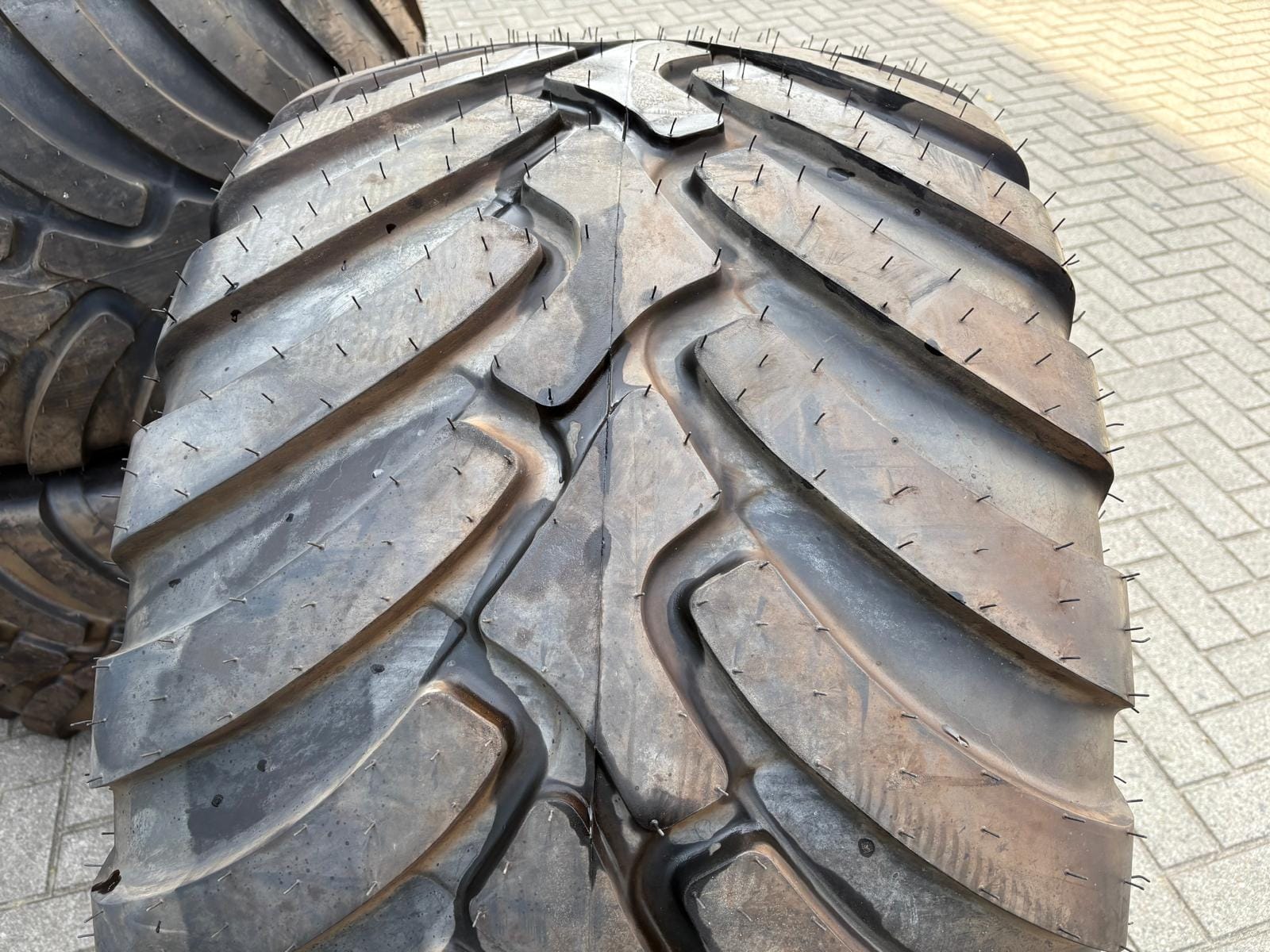Alliance 600/50R22.5 Flotation Radial 885