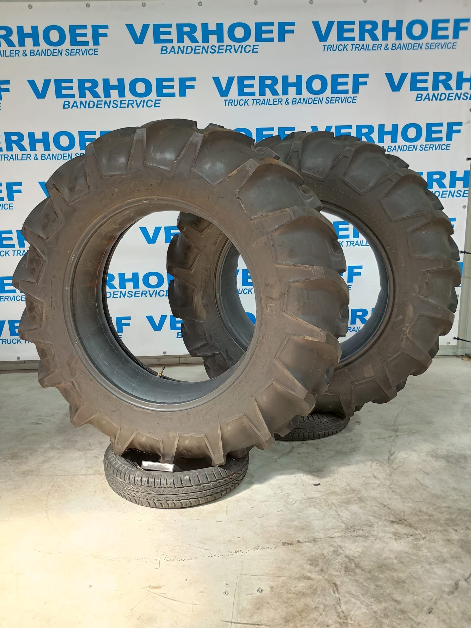 Bridgestone FarmService LUG-18 13.6-28