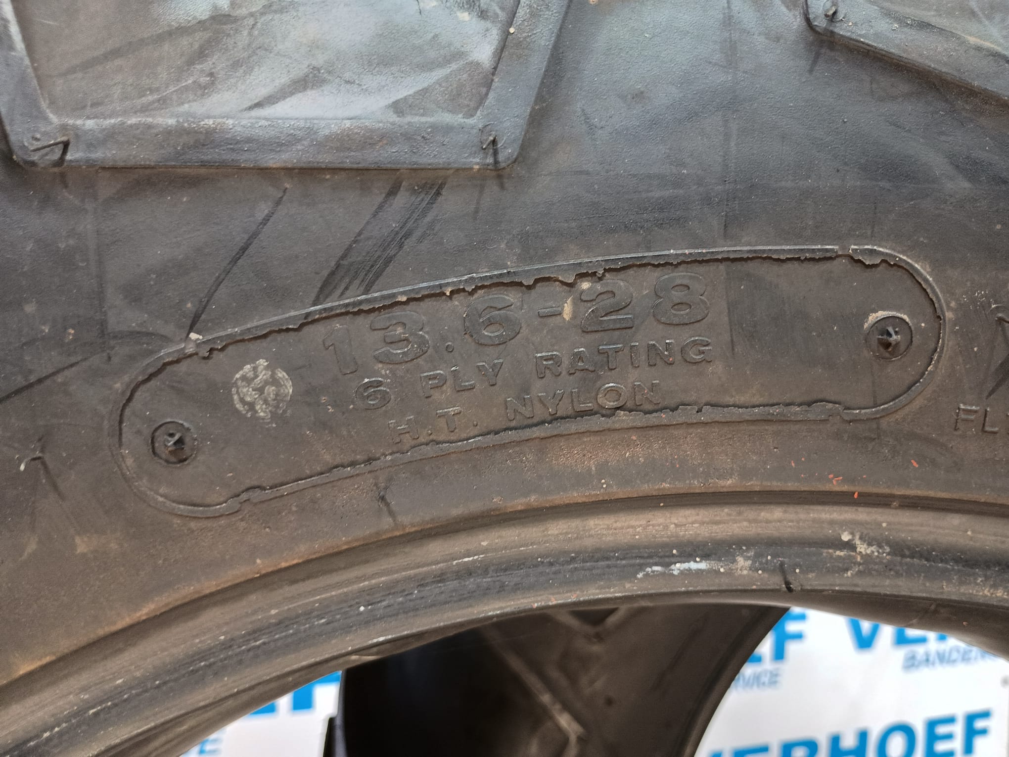 Bridgestone FarmService LUG-18 13.6-28